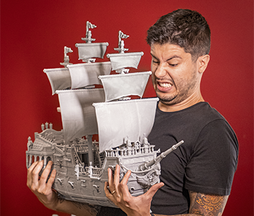 Alvaro Ribeiro with Pirate Ship